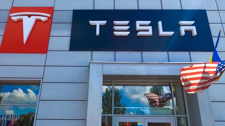 Tesla ������ ����������� � ����� ���� ��-���������� ��� ��������