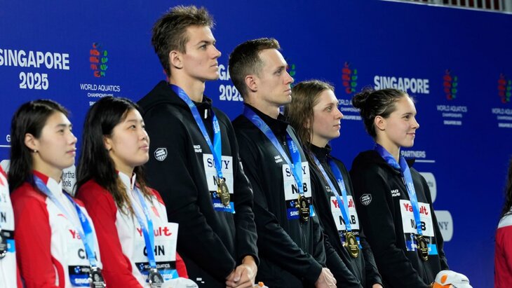 Российские пловцы победили в эстафете на чемпионате мира